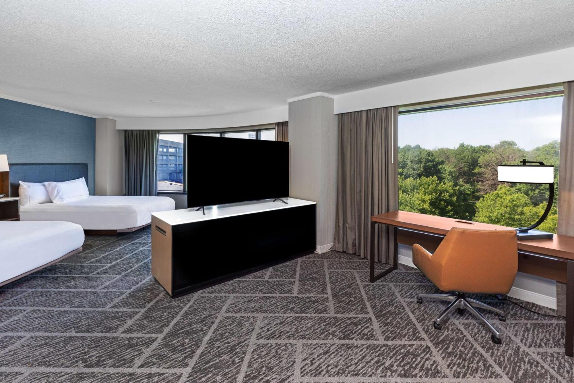 Doubletree By Hilton Tulsa At Warren Place Exterior foto